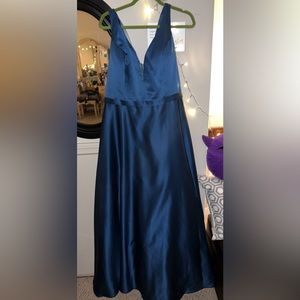 Selling my Senior year Prom Dress.